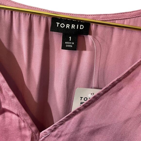 Torrid Peplum Pink Satin Smocked Waist Top Size 1X NWT - Picture 4 of 9